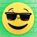 Horloge murale smiley avec lunettes de soleil émoji