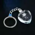 Porte-clés en forme de coeur en cristal avec fleur gravée