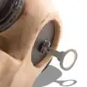 Tirelire crâne à lunettes et casque audio