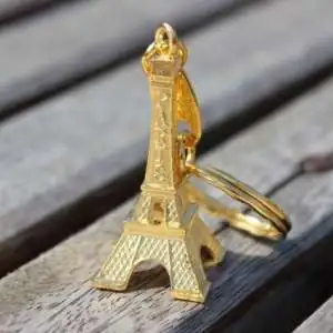 Tour Eiffel factice miniature sur mesure sur commande.