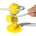 M. P range câble jaune bonhomme enrouleur de câble électrique