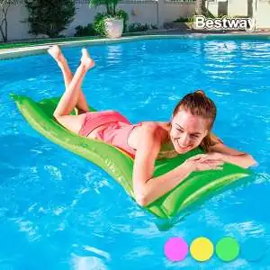 Matelas bouée gonflable colorée piscine mer