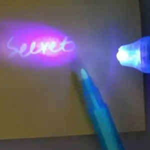 Stylo encre invisible et lampe lumière UV