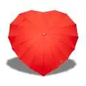 Parapluie coeur rouge romantique mariage