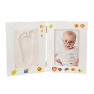 Cadre photo avec kit de moulage pour empreintes bébé