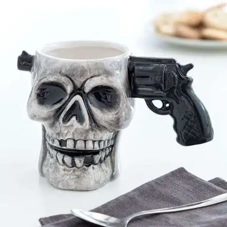 Tasse tête de mort Mug anse pistolet en céramique